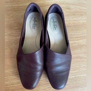Clarks Juliet Palm burgundy loafer size 8 women’s